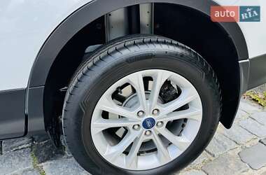 Внедорожник / Кроссовер Ford Kuga 2019 в 