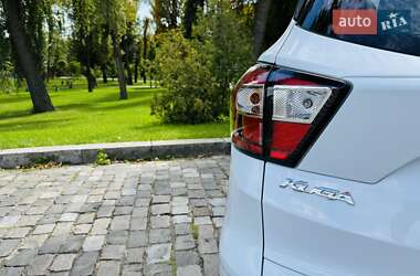 Внедорожник / Кроссовер Ford Kuga 2019 в 