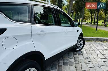 Внедорожник / Кроссовер Ford Kuga 2019 в 
