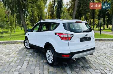 Внедорожник / Кроссовер Ford Kuga 2019 в 