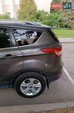 Внедорожник / Кроссовер Ford Kuga 2016 в 