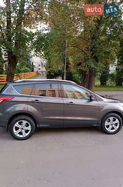 Внедорожник / Кроссовер Ford Kuga 2016 в 