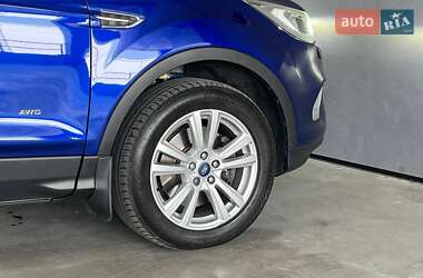 Внедорожник / Кроссовер Ford Kuga 2017 в 