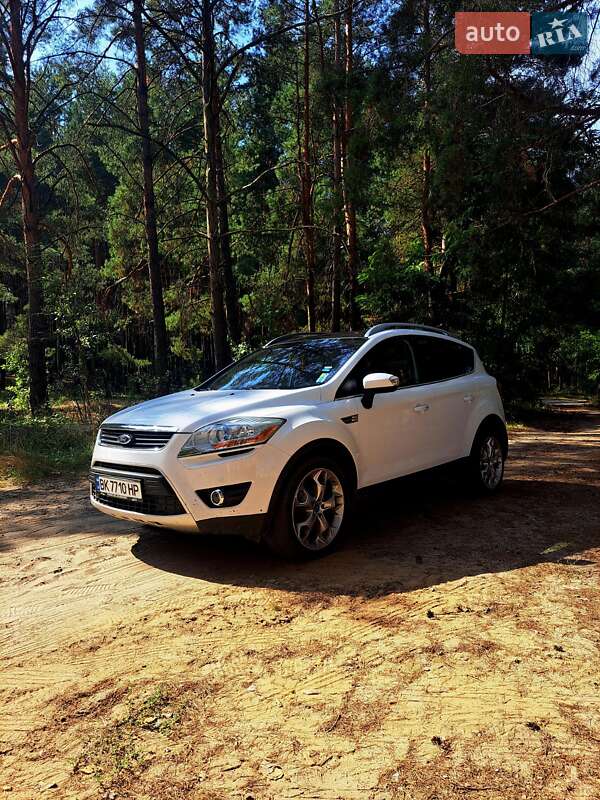 Внедорожник / Кроссовер Ford Kuga 2011 в Вараше