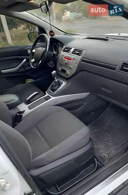 Внедорожник / Кроссовер Ford Kuga 2012 в 