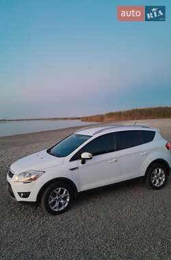 Внедорожник / Кроссовер Ford Kuga 2012 в 