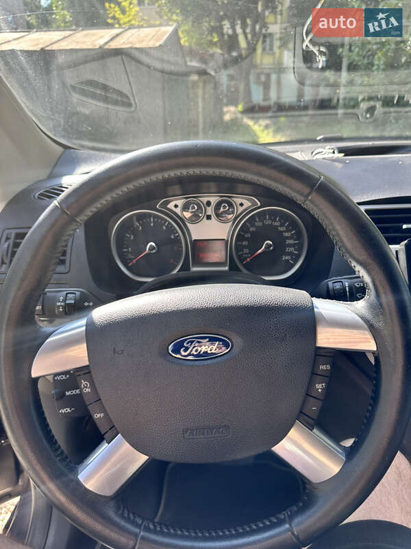 Внедорожник / Кроссовер Ford Kuga 2012 в Днепре