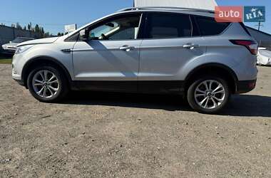 Внедорожник / Кроссовер Ford Kuga 2019 в 