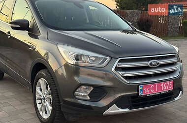 Внедорожник / Кроссовер Ford Kuga 2018 в 