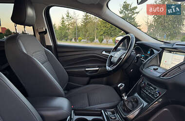 Внедорожник / Кроссовер Ford Kuga 2018 в 