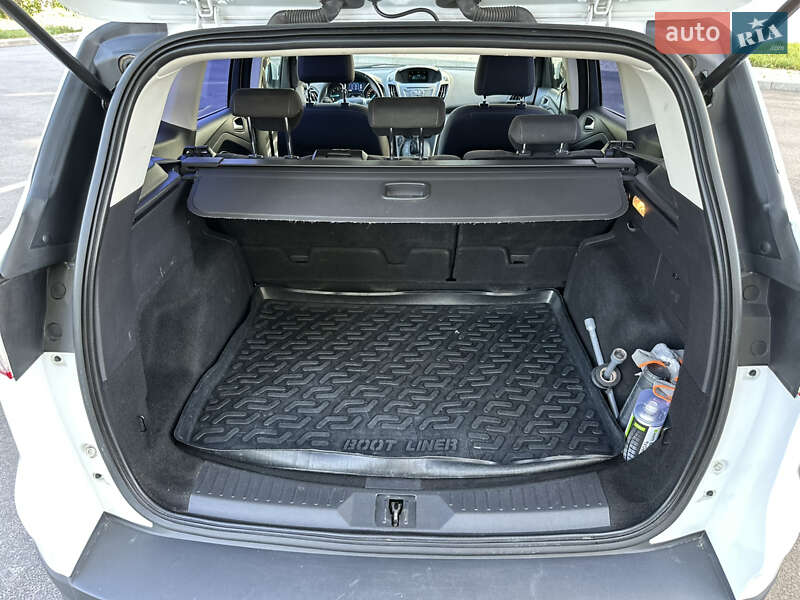 Внедорожник / Кроссовер Ford Kuga 2014 в Харькове