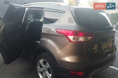 Внедорожник / Кроссовер Ford Kuga 2014 в 
