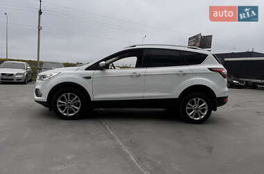 Внедорожник / Кроссовер Ford Kuga 2019 в 
