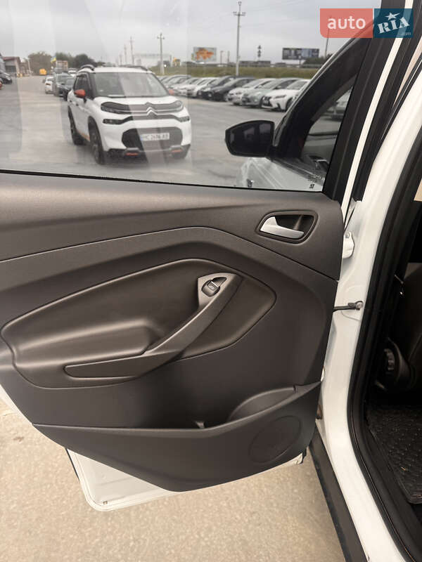 Внедорожник / Кроссовер Ford Kuga 2019 в Львове