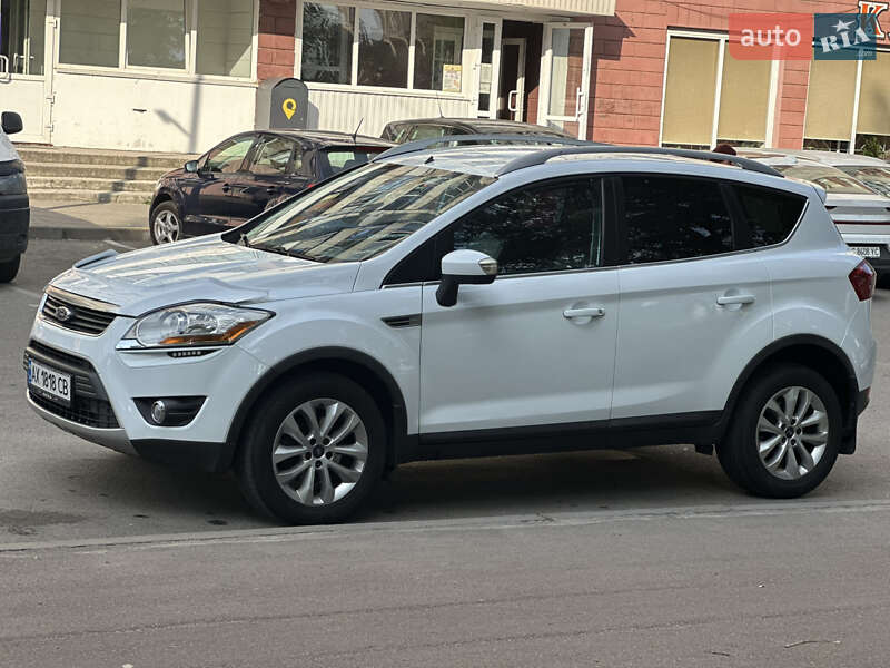 Внедорожник / Кроссовер Ford Kuga 2010 в Львове