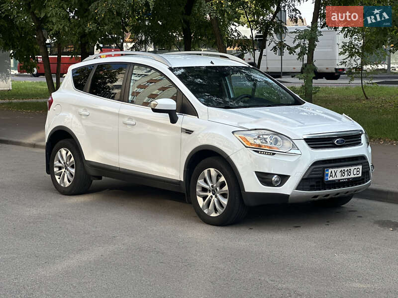 Внедорожник / Кроссовер Ford Kuga 2010 в Львове