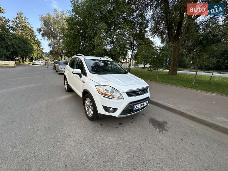Внедорожник / Кроссовер Ford Kuga 2010 в Львове