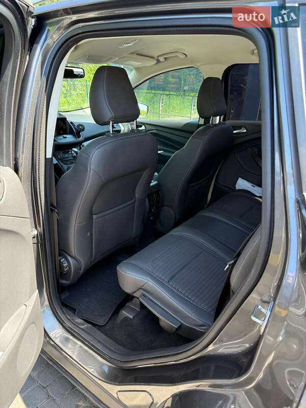 Позашляховик / Кросовер Ford Kuga 2019 в Дніпрі