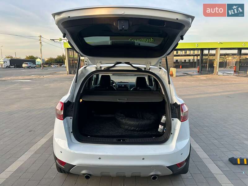 Внедорожник / Кроссовер Ford Kuga 2010 в Каменец-Подольском