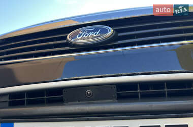 Внедорожник / Кроссовер Ford Kuga 2010 в 
