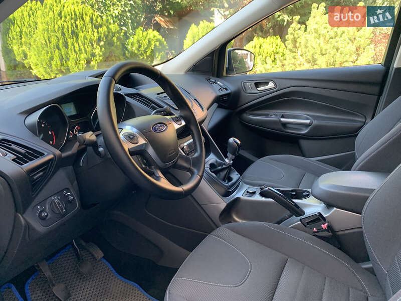 Внедорожник / Кроссовер Ford Kuga 2013 в Николаеве