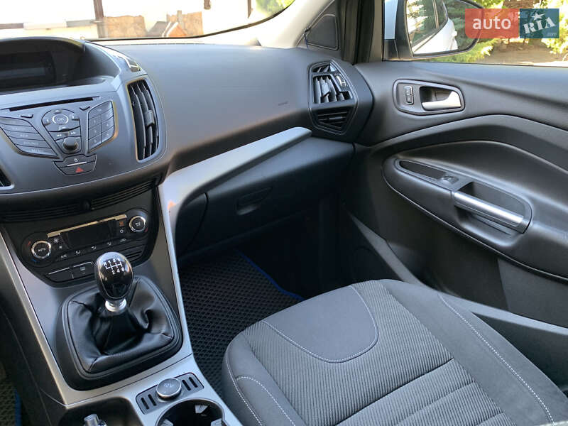 Внедорожник / Кроссовер Ford Kuga 2013 в Николаеве