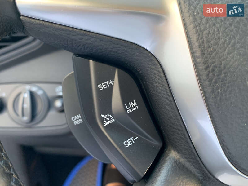 Внедорожник / Кроссовер Ford Kuga 2013 в Николаеве