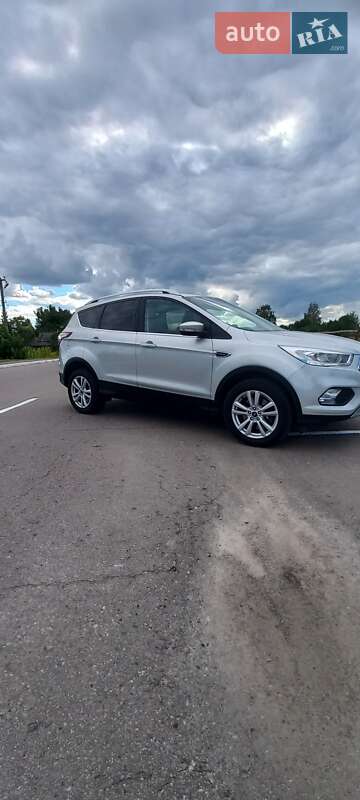 Внедорожник / Кроссовер Ford Kuga 2019 в Ромнах фото 82 Внедорожник / Кроссовер Ford Kuga 2019 в Ромнах