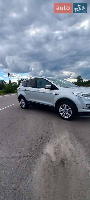 Внедорожник / Кроссовер Ford Kuga 2019 в Ромнах фото 79 Внедорожник / Кроссовер Ford Kuga 2019 в Ромнах