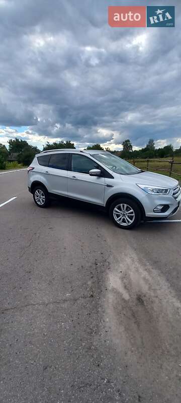 Внедорожник / Кроссовер Ford Kuga 2019 в Ромнах фото 80 Внедорожник / Кроссовер Ford Kuga 2019 в Ромнах