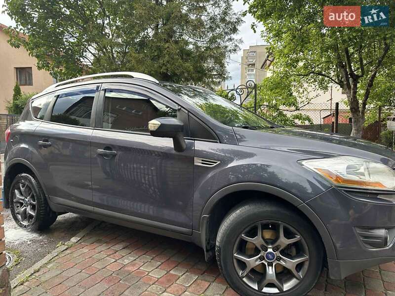 Внедорожник / Кроссовер Ford Kuga 2011 в 