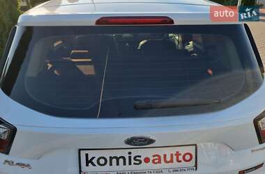 Внедорожник / Кроссовер Ford Kuga 2017 в 