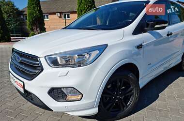 Внедорожник / Кроссовер Ford Kuga 2017 в 