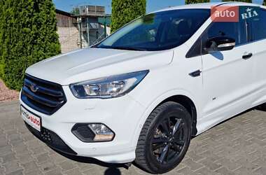 Внедорожник / Кроссовер Ford Kuga 2017 в 