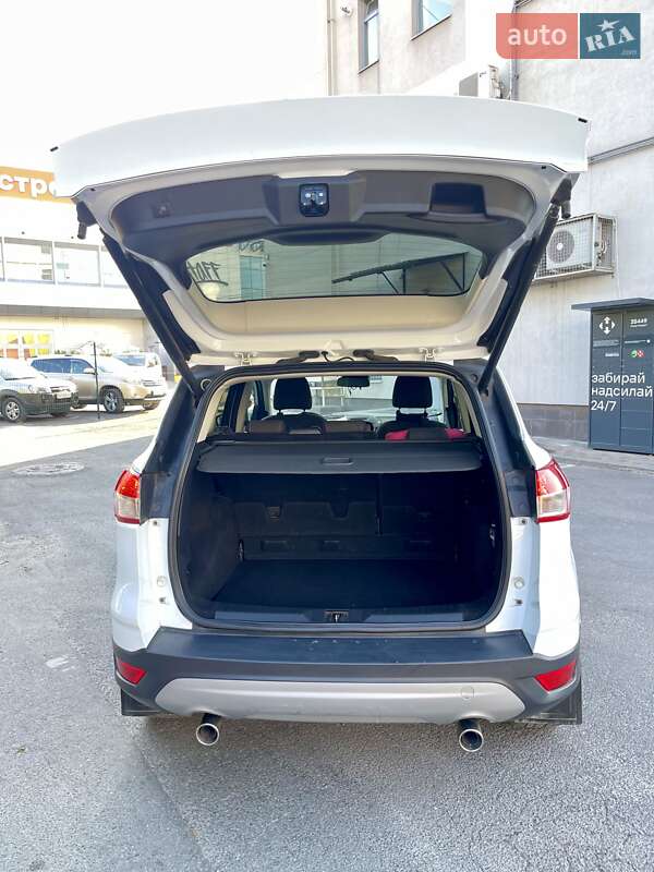 Внедорожник / Кроссовер Ford Kuga 2016 в Тернополе