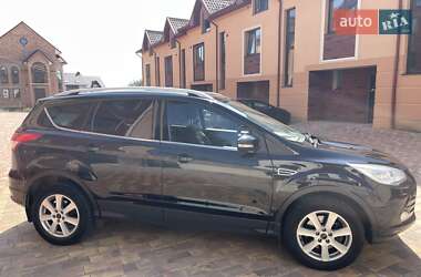 Внедорожник / Кроссовер Ford Kuga 2013 в 