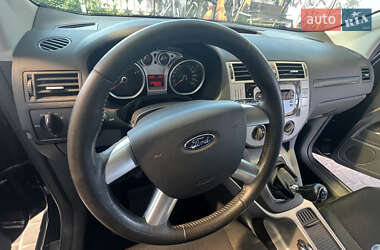 Внедорожник / Кроссовер Ford Kuga 2012 в 