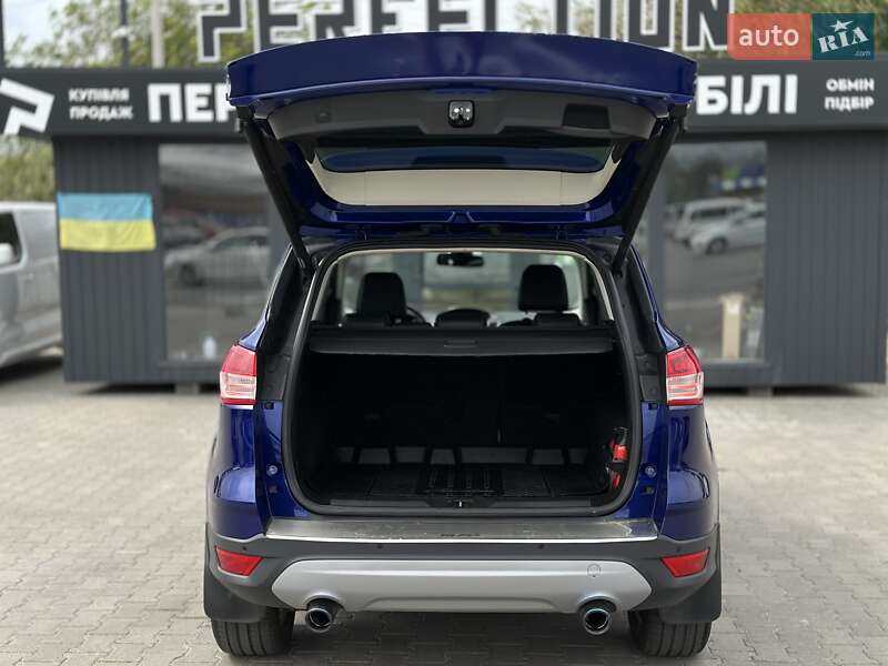 Позашляховик / Кросовер Ford Kuga 2013 в Чернівцях