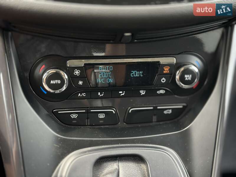 Позашляховик / Кросовер Ford Kuga 2013 в Чернівцях
