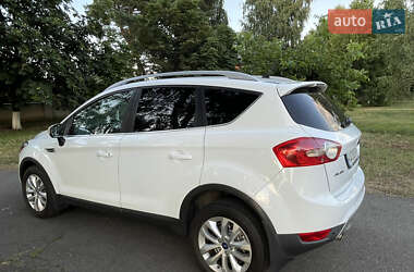 Внедорожник / Кроссовер Ford Kuga 2011 в 