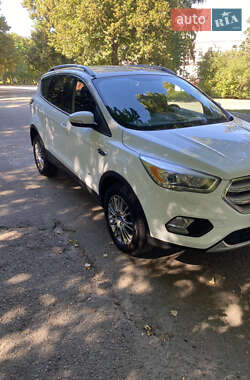 Внедорожник / Кроссовер Ford Kuga 2017 в 