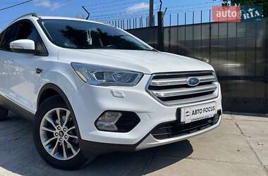 Внедорожник / Кроссовер Ford Kuga 2019 в 