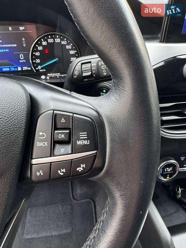 Внедорожник / Кроссовер Ford Kuga 2021 в Бродах