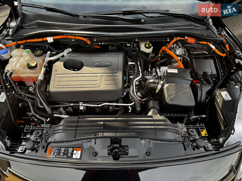 Внедорожник / Кроссовер Ford Kuga 2021 в Бродах