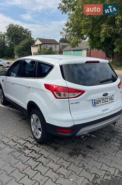 Внедорожник / Кроссовер Ford Kuga 2016 в 