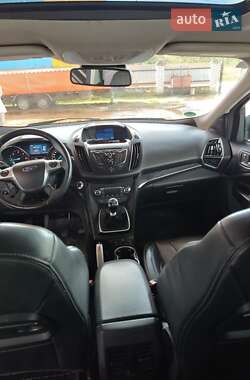 Позашляховик / Кросовер Ford Kuga 2015 в Косові