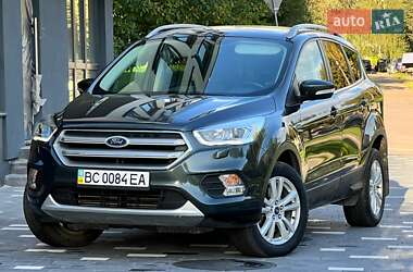 Внедорожник / Кроссовер Ford Kuga 2017 в 