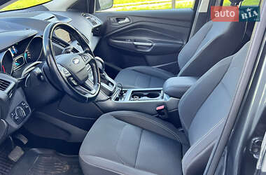 Внедорожник / Кроссовер Ford Kuga 2017 в 