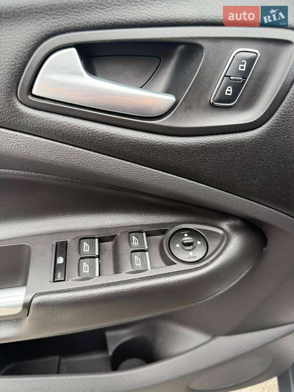 Внедорожник / Кроссовер Ford Kuga 2015 в Луцке