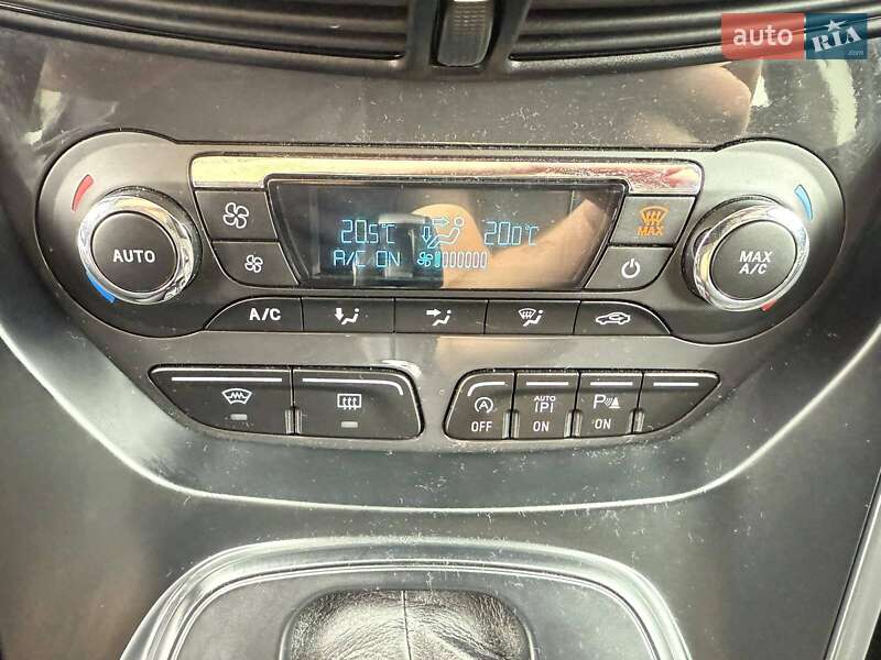 Внедорожник / Кроссовер Ford Kuga 2015 в Луцке